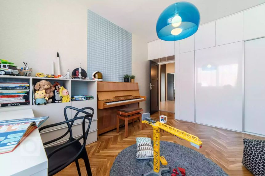 Obrázek - Realizace pokojíčku pro malého chlapečka s tapetou z kolekce Script