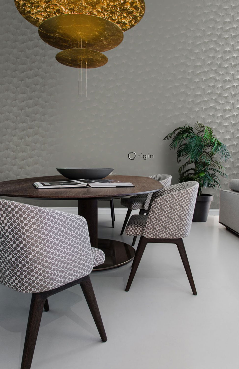 Šedá vliesová tapeta na zeď, hnědé metalické listy Ginkga 347731, City Chic, Origin 