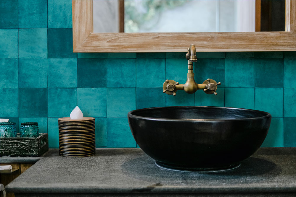 Tyrkysová geometrická vliesová tapeta s vinylovým povrchem 45718 Zellige, Marburg