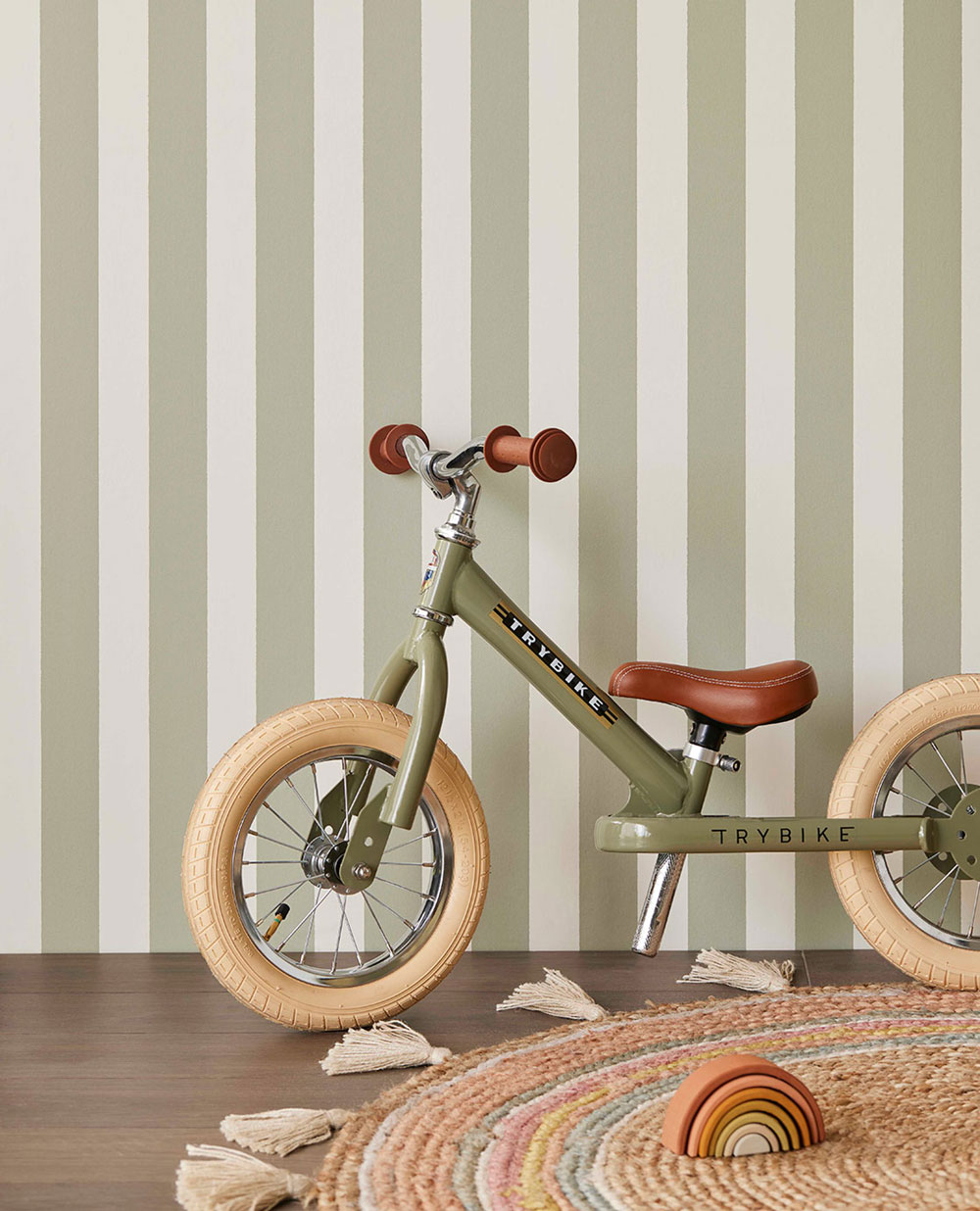 Zelená pruhovaná vliesová tapeta na zeď 323042, Explore, Eijffinger