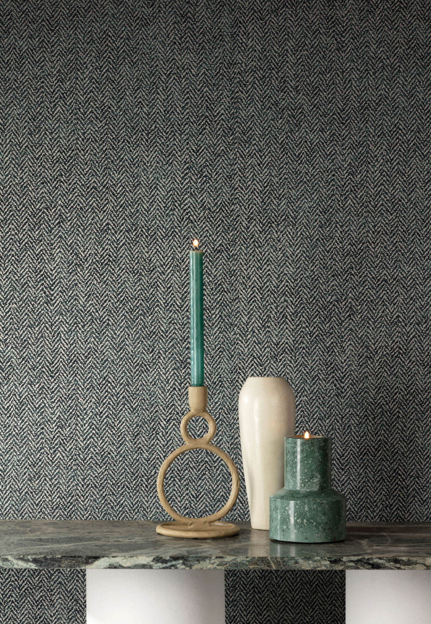 Vliesová tapeta na zeď, zeleno-stříbrná, imitace látky, vzor rybí kost, ILA701, Aquila, The Texture Book, Khroma by Masureel