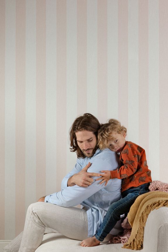 Světle růžová vliesová tapeta na zeď s pruhy, imitace látky,  AT4018, Atmosphere, Grandeco