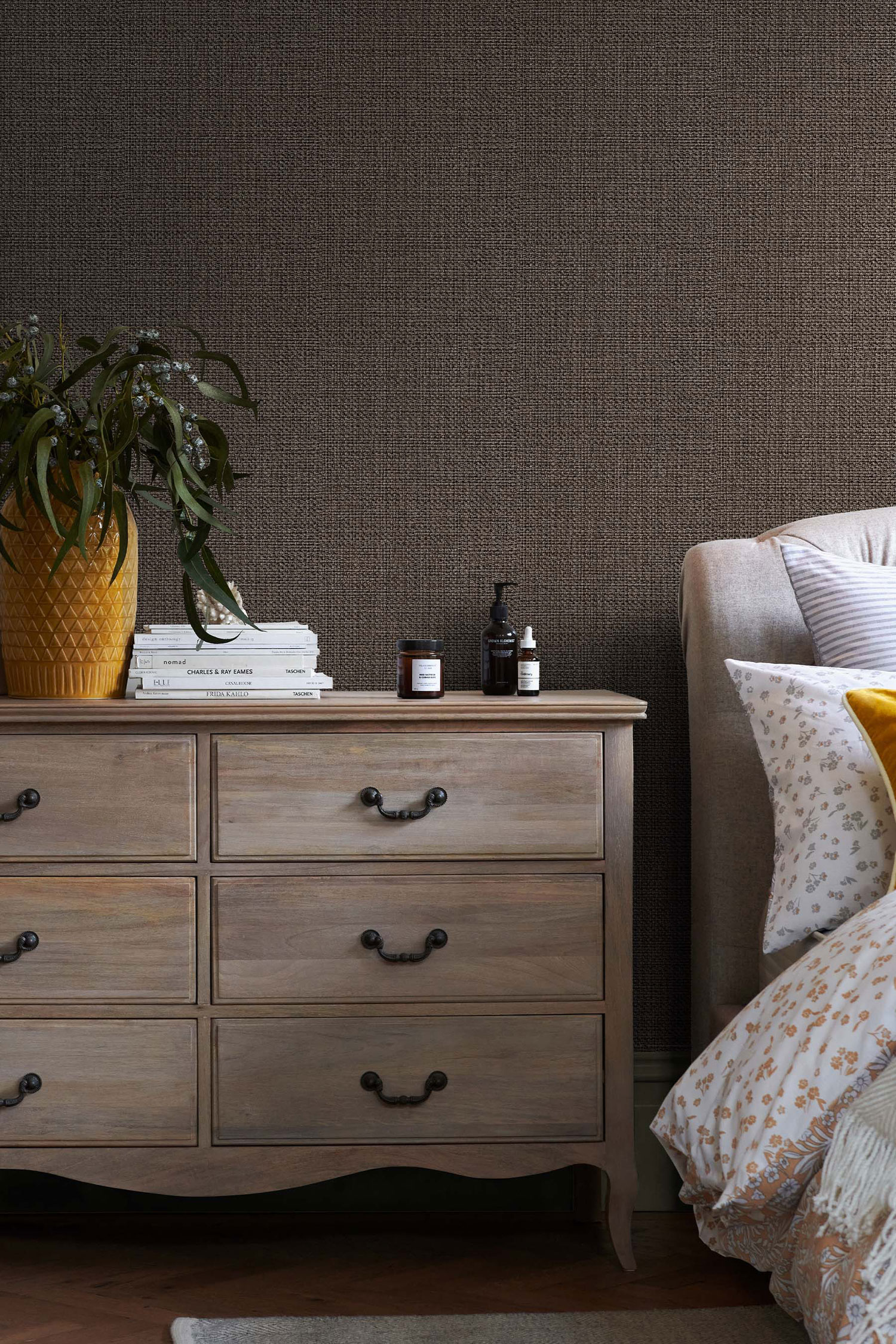 Hnědá vliesová tapeta na zeď, imitace látky, 118319, Next