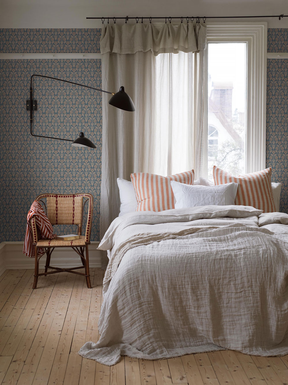 Vliesová tapeta na zeď, modrá, květiny, 4586, Icons, Borastapeter