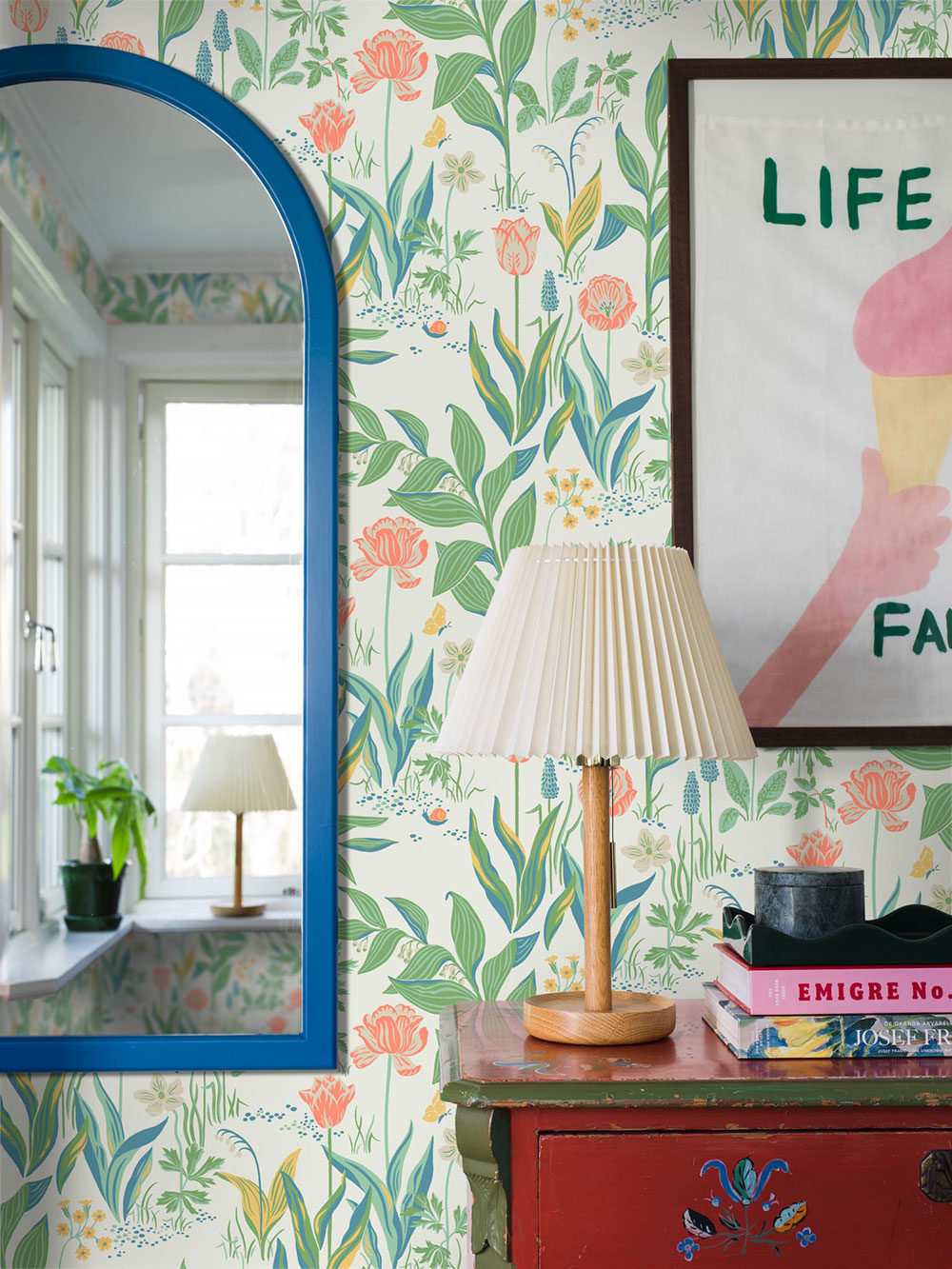 Vliesová tapeta na zeď, bílá, květiny, tulipány, 7218, Icons, Borastapeter