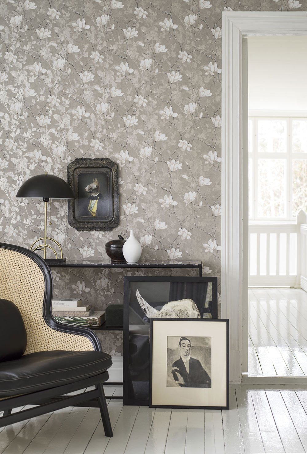 Vliesová tapeta na zeď, šedá, rozkvetlé větvičky magnólie, 7227, Adorn, Borastapeter