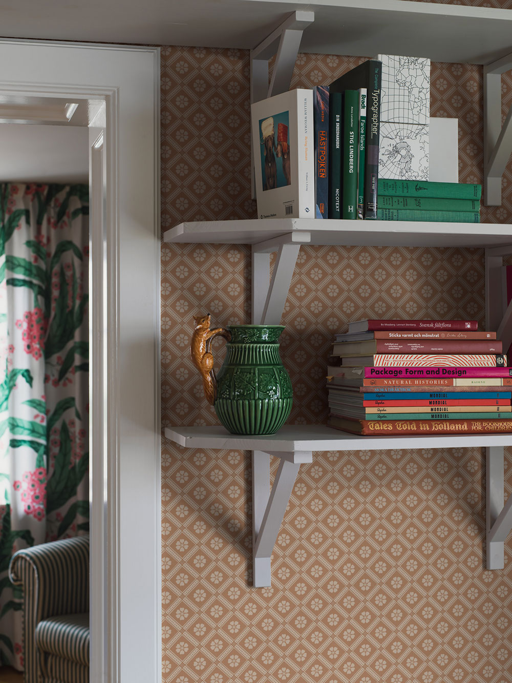 Vliesová tapeta na zeď, hnědo-červená, květiny, 4819, New Heritage, Borastapeter