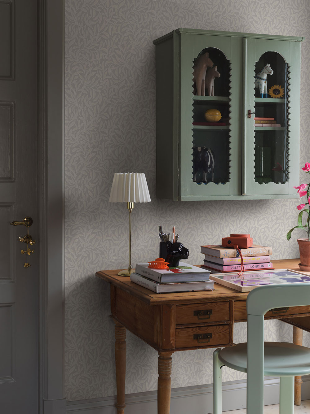 Vliesová tapeta na zeď, šedá, listy, 4833, New Heritage, Borastapeter