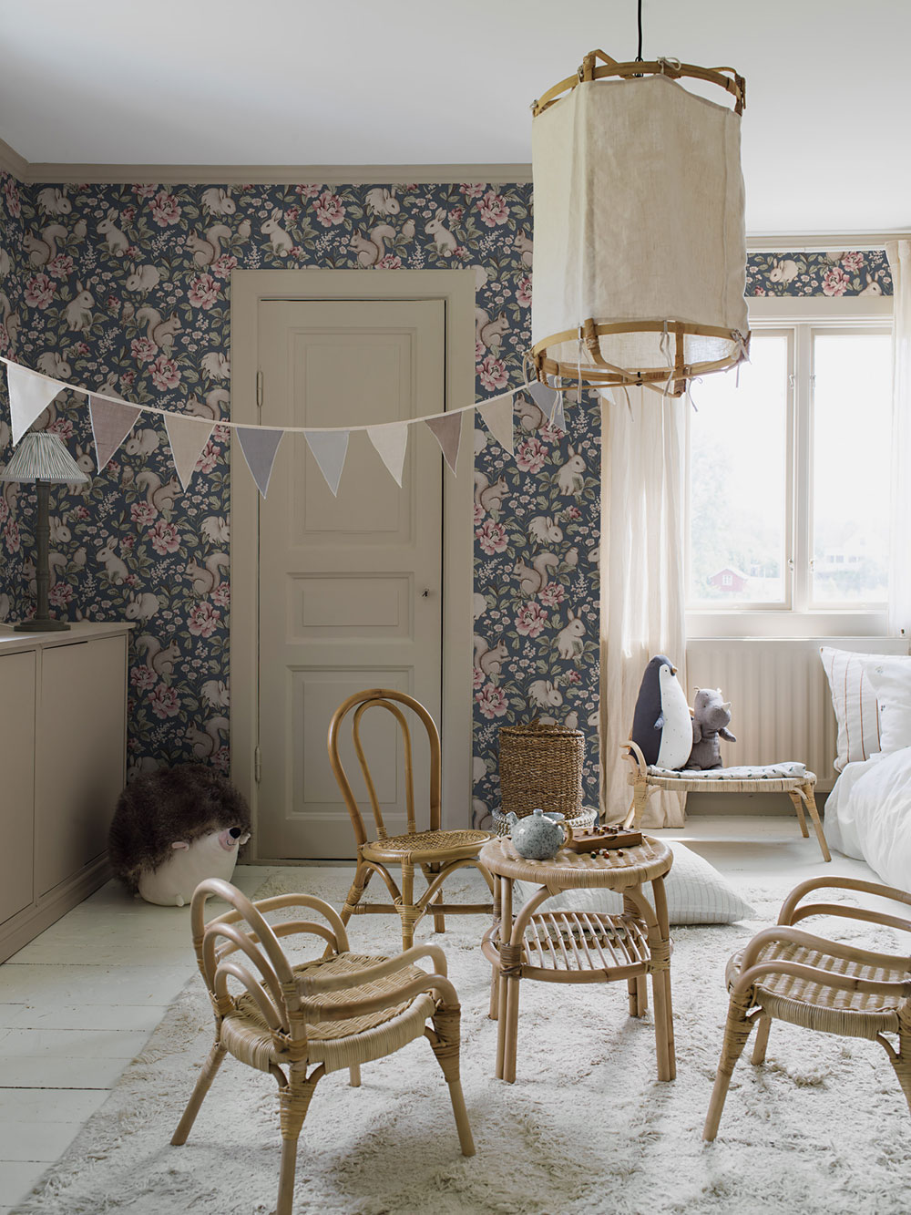 Vliesová tapeta na zeď, modrá, zvířátka, 6932, Newbie Wallpaper, Borastapeter