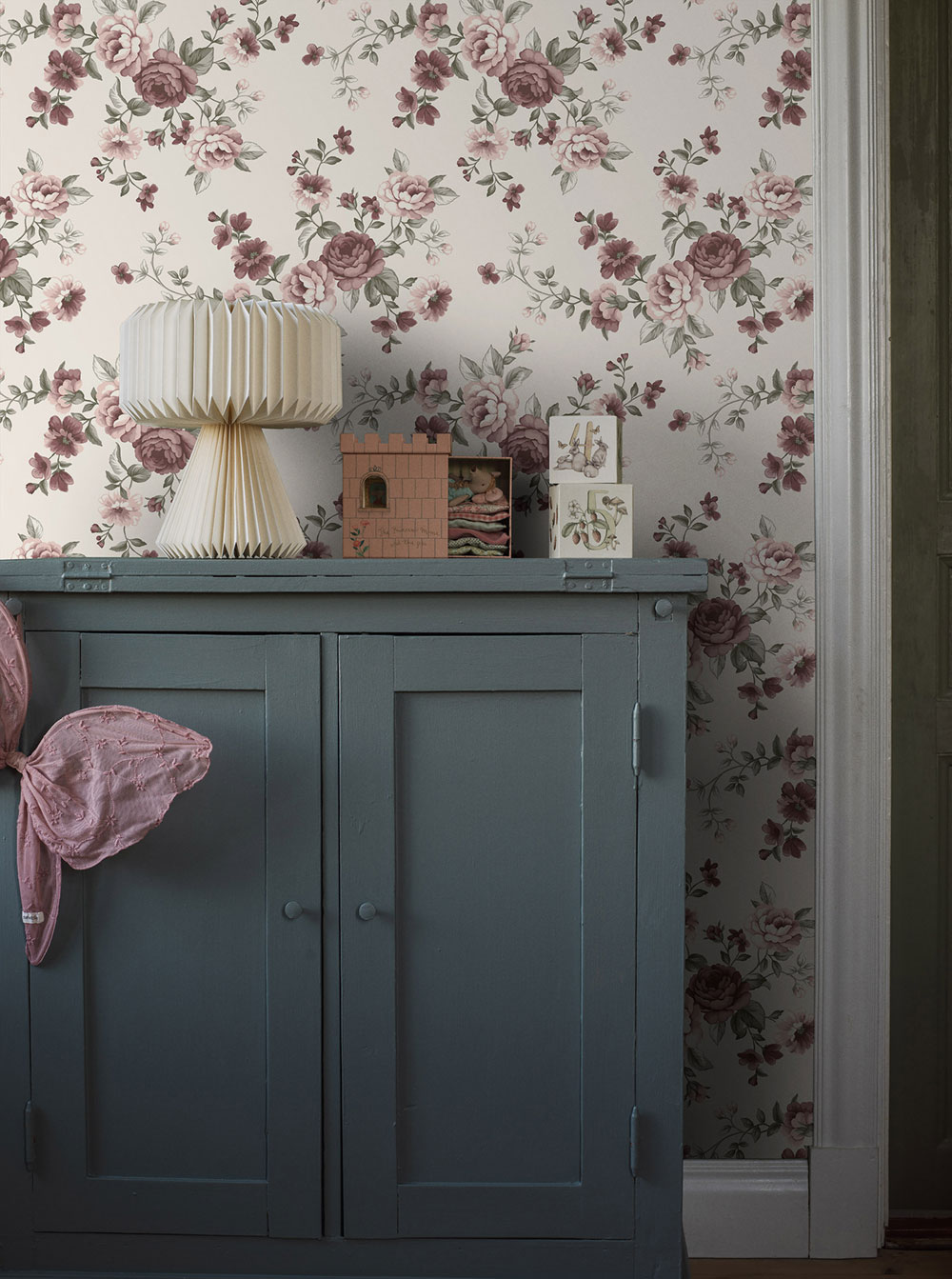 Vliesová tapeta na zeď, krémová, květiny, růže, 7485, Newbie Wallpaper, Borastapeter