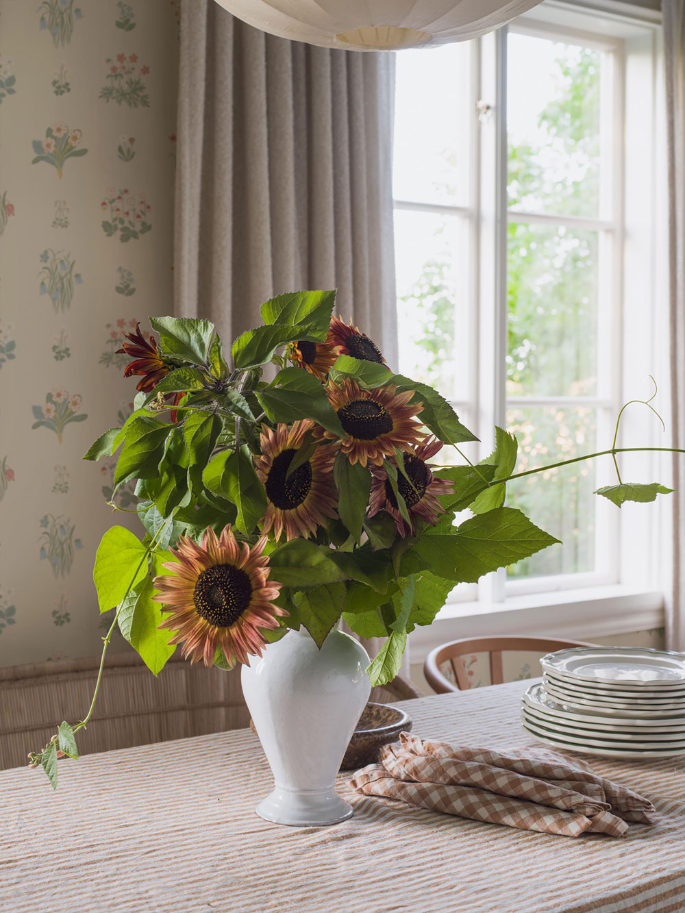 Vliesová tapeta na zeď, krémová, květiny, 6951, Osterlen, Borastapeter