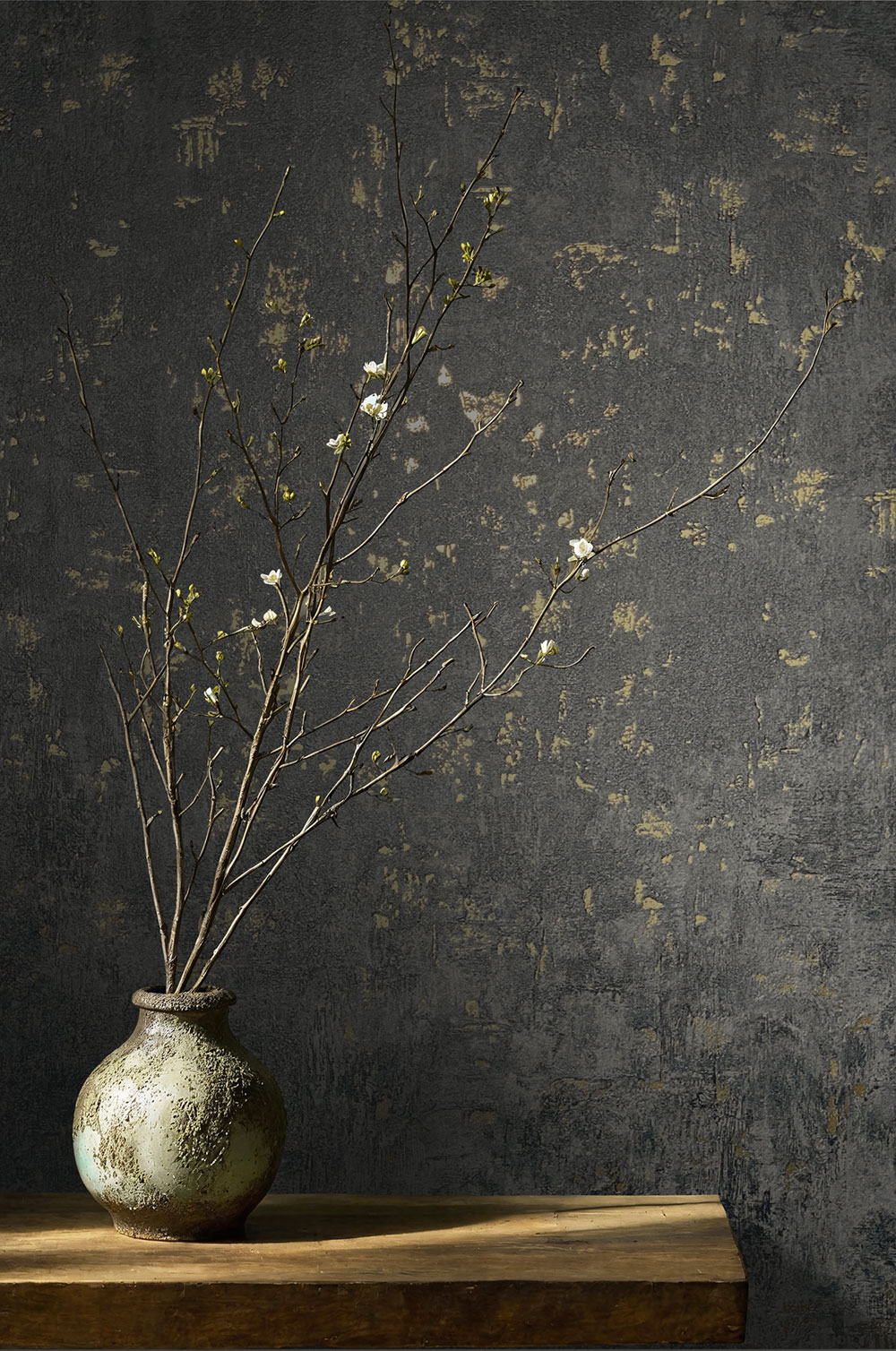 Vliesová tapeta na zeď, černo-zlatá, beton, štuk, 82373, Naomi, Novamur