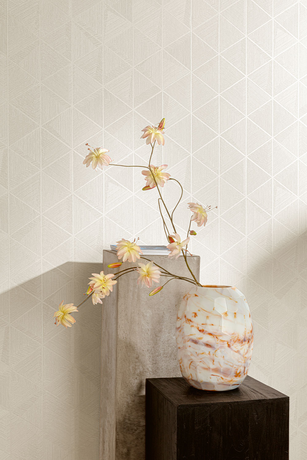 Vliesová obrazová tapeta na zeď, béžová, stříbrná, trojúhelníky, TRA102, Traces, Masureel