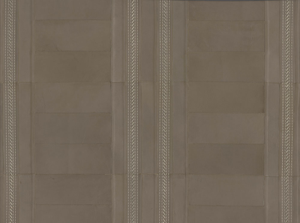 Geometrická vliesová vyšívaná tapeta na zeď, kozí kůže, šedo-hnědá, 27431, Corium, Arte