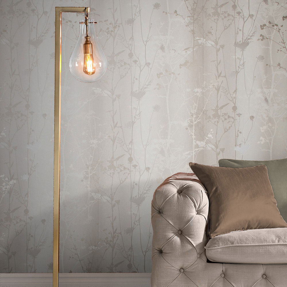 Béžová vliesová tapeta na zeď, luční květiny 104069, Reclaim, Graham&Brown