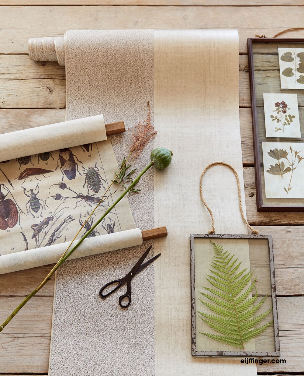 Béžová vliesová tapeta s pruhy 369040, Resource, Eijffinger